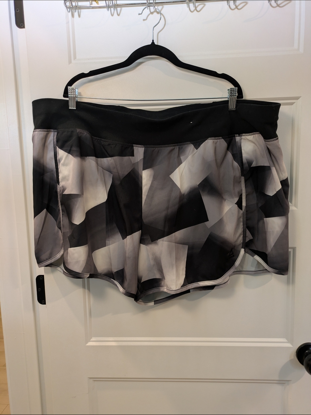 🔴 3/$15 Reebok Black and Gray Gradient Athletic Skort
